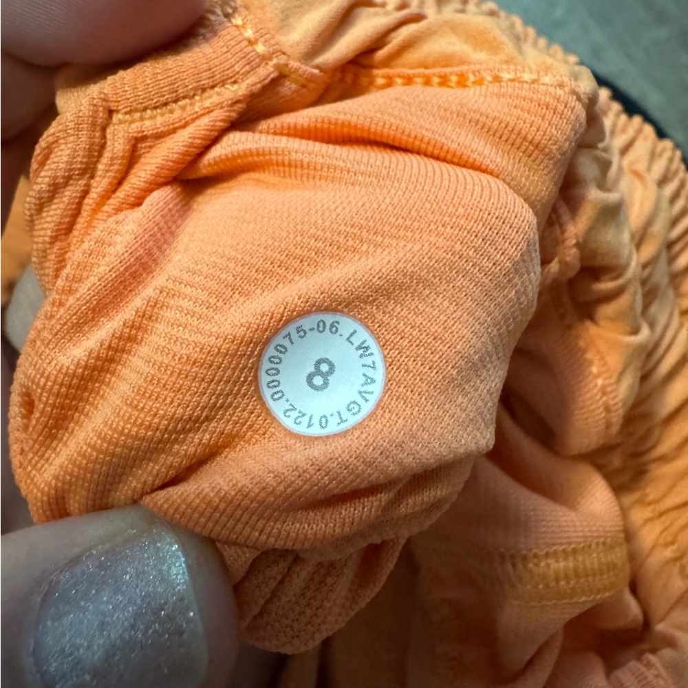 Lululemon Hotty Hot Low-Rise Lined Short 4" - Picture 7 of 7